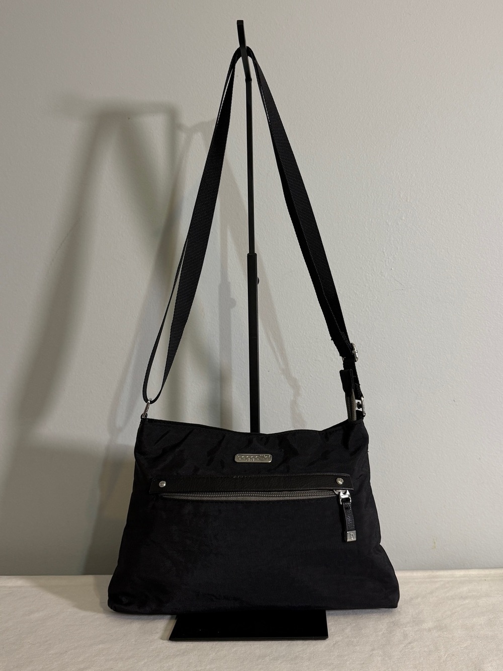 Baggallini Crossbody Bag Black Nylon Shoulder Purse Organizer Adjustable Strap